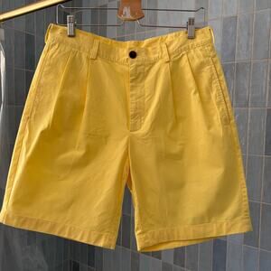 Brooks Brothers Men's '346' W32 pleated yellow shorts